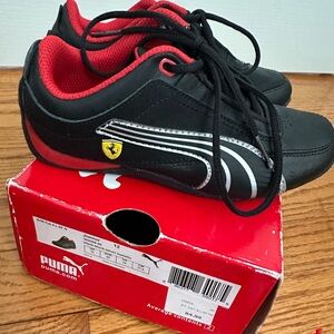 Puma x Ferrari Kids Black and Red Ferrari-Accent Sneakers Sz k 12